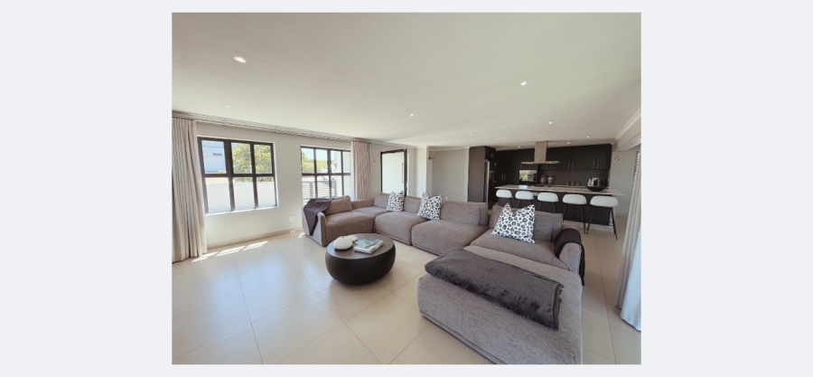 4 Bedroom Property for Sale in Grotto Bay Western Cape